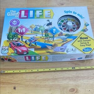 Hasbro The Game of Life - Colorful Adventure Board Game